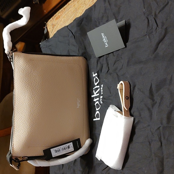NWT Botiker Warren Crossbody bag with authenticity card, Dustbag and strap - Picture 2 of 16
